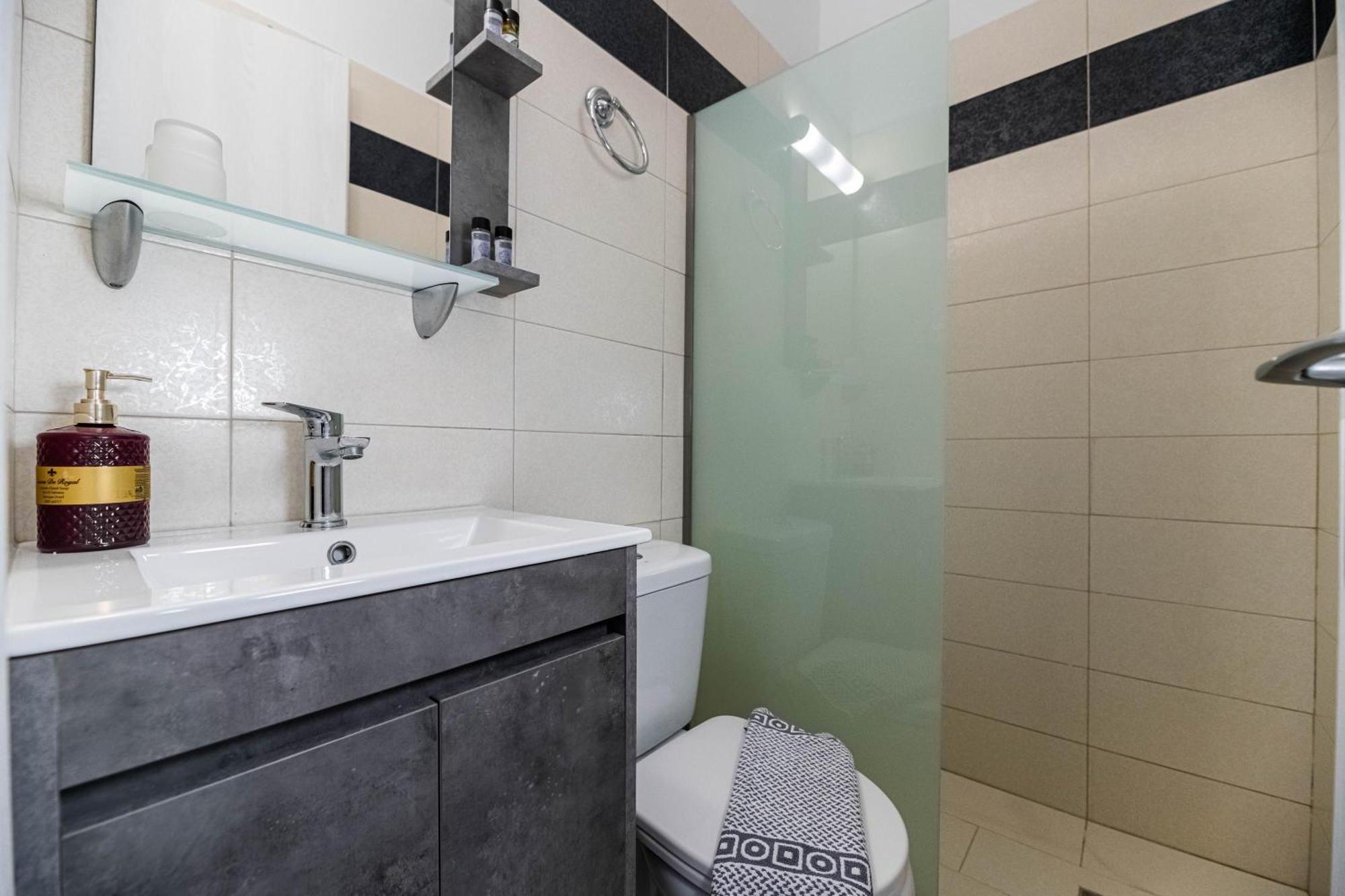 Aperanto Galazio Apartment Archangelos  Esterno foto