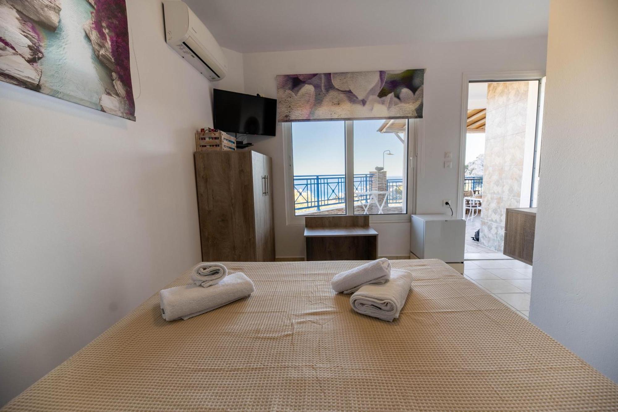 Aperanto Galazio Apartment Archangelos  Esterno foto