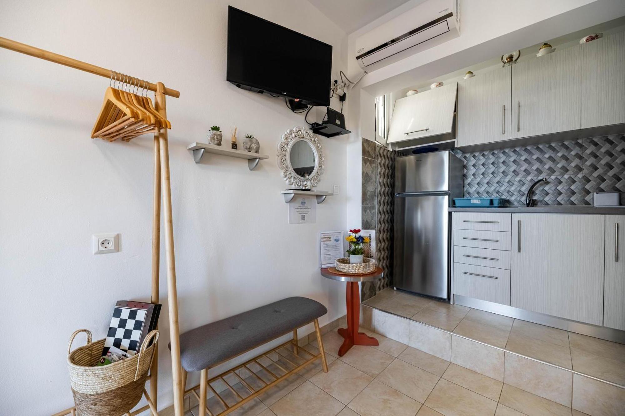 Aperanto Galazio Apartment Archangelos  Esterno foto