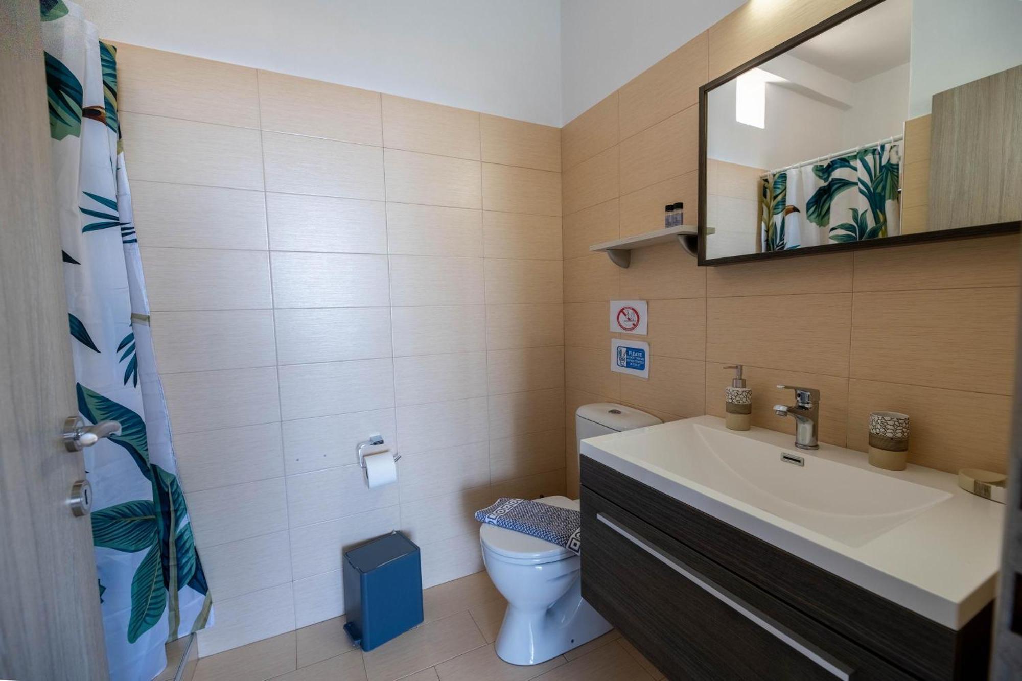 Aperanto Galazio Apartment Archangelos  Esterno foto